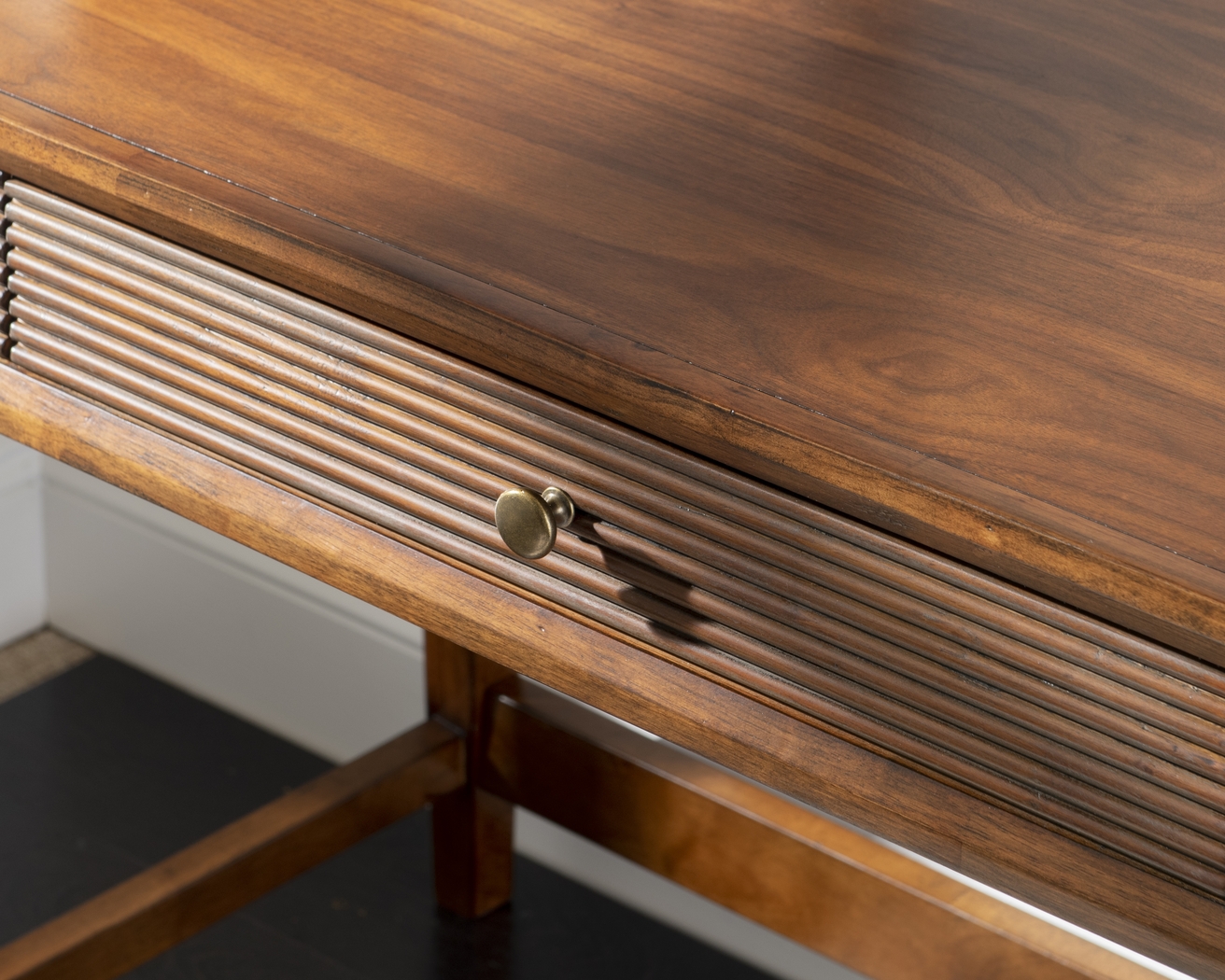 Lavinton Brown Desk - Thumbnail - Image 6