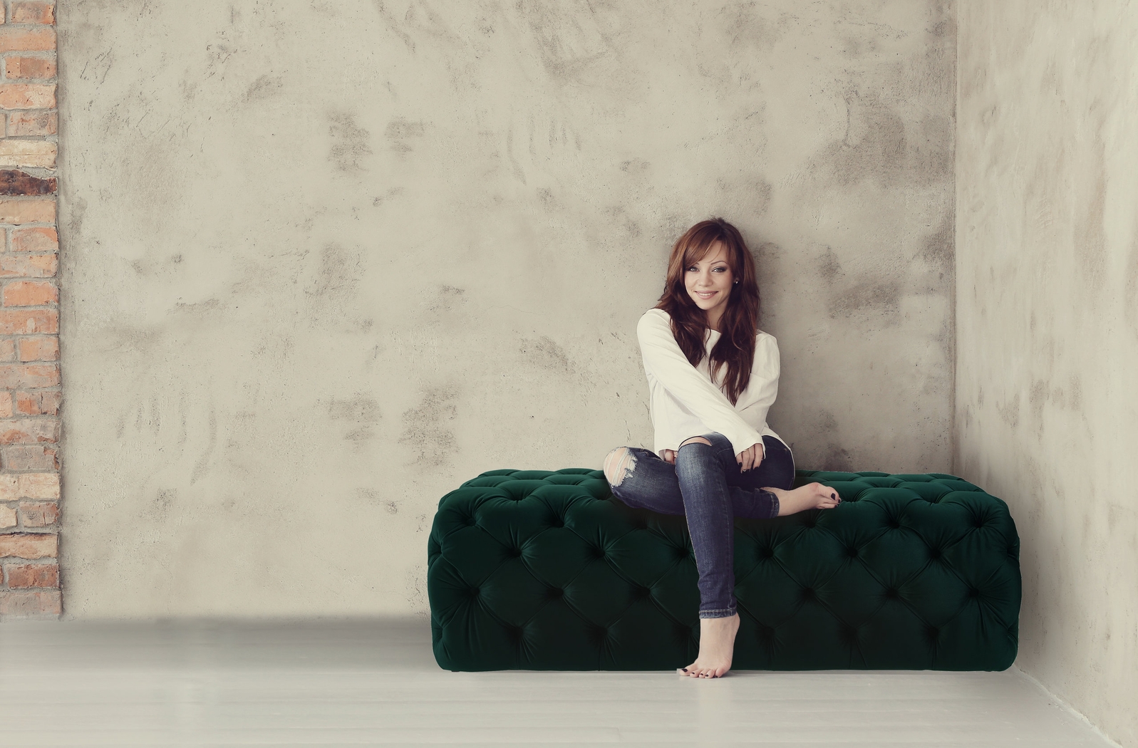 Layla Quinn Green Ottoman - Thumbnail - Image 5