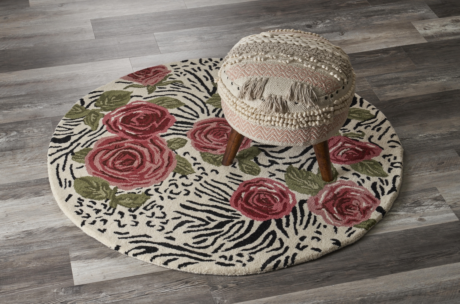 Leaflace Red 4' Round Rug - Thumbnail - Image 2