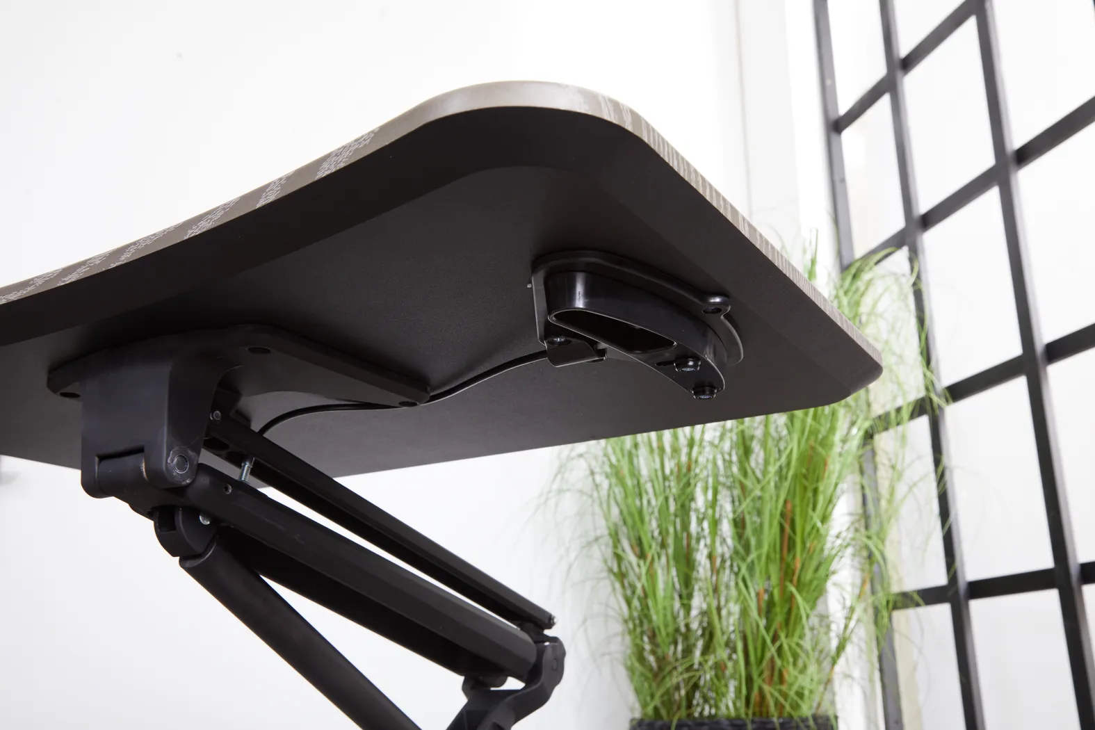 Lebar Gray Desk - Thumbnail - Image 8