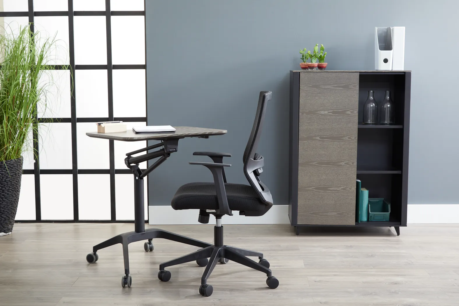 Lebar Gray Desk - Thumbnail - Image 10