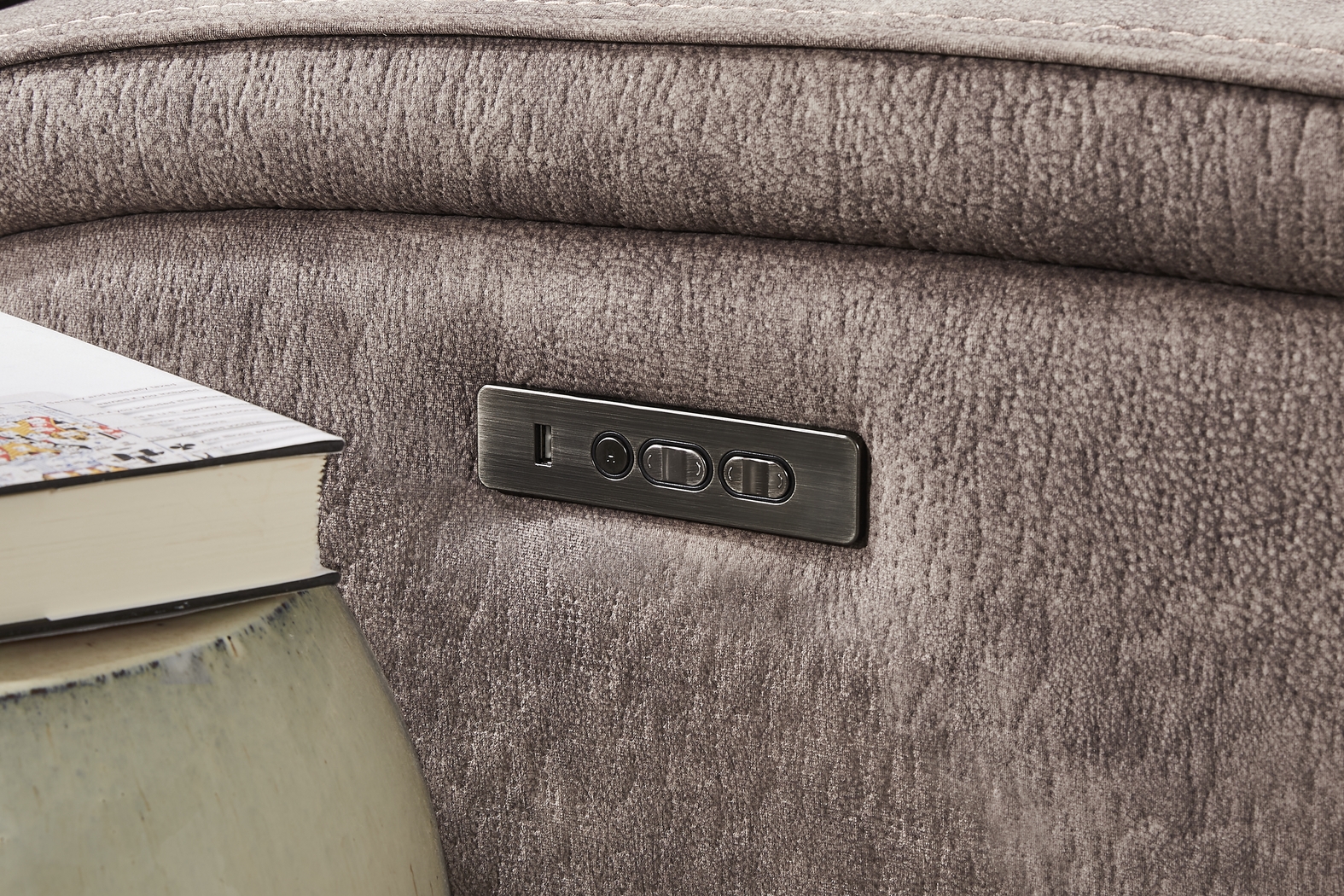 Leighton Brown 5 Pc Dual Power Reclining Sectional - Thumbnail - Image 3