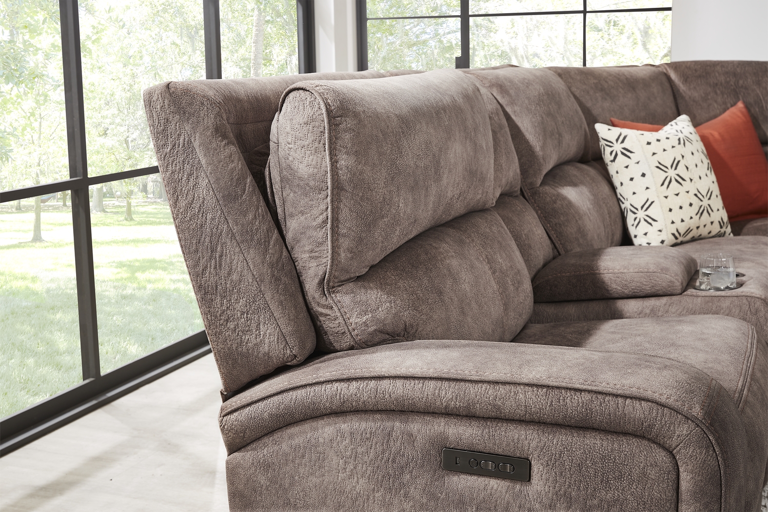 Leighton Brown 10 Pc Dual Power Reclining Sectional Living Room - Thumbnail - Image 7