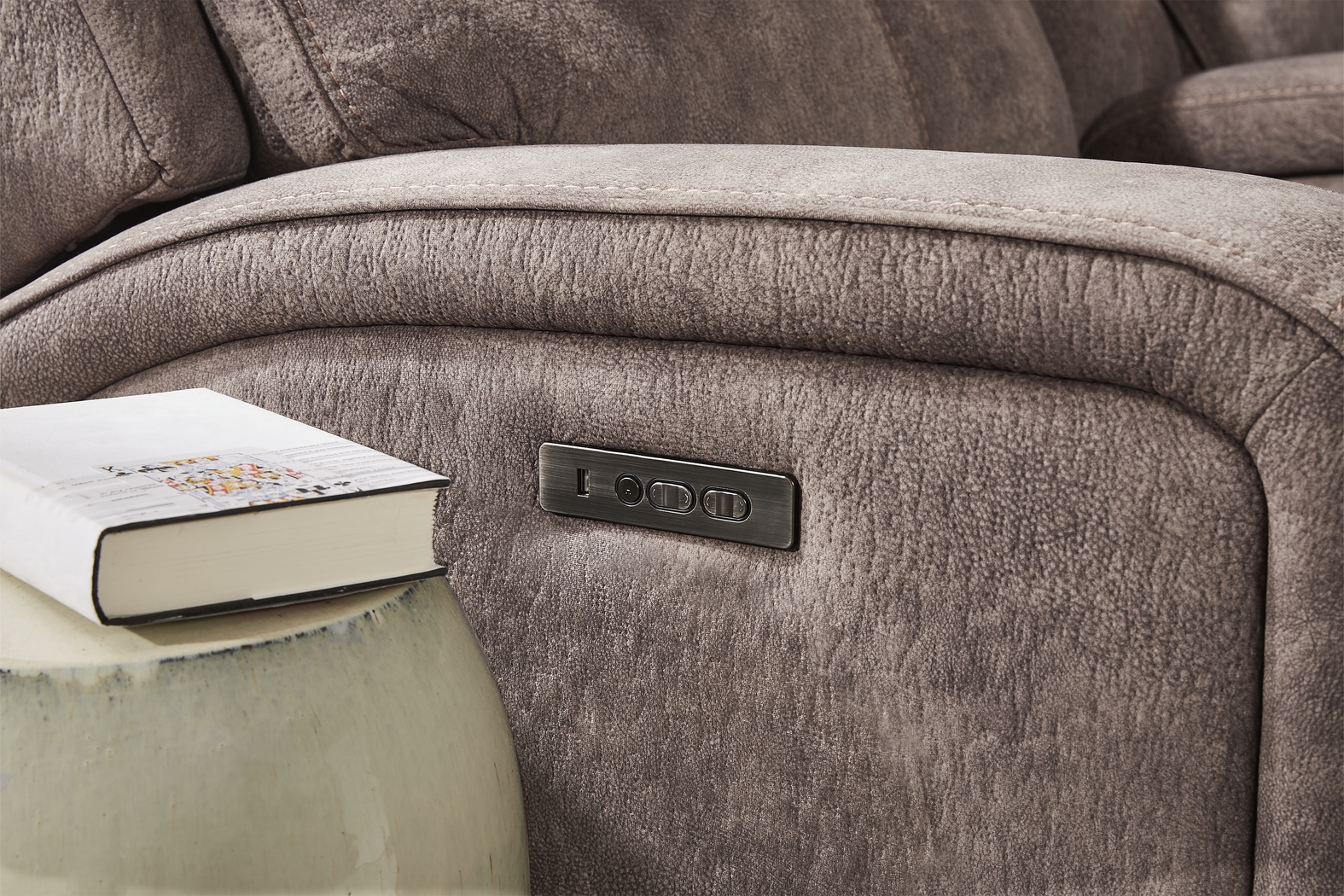 Leighton Brown 6 Pc Dual Power Reclining Sectional - Thumbnail - Image 4