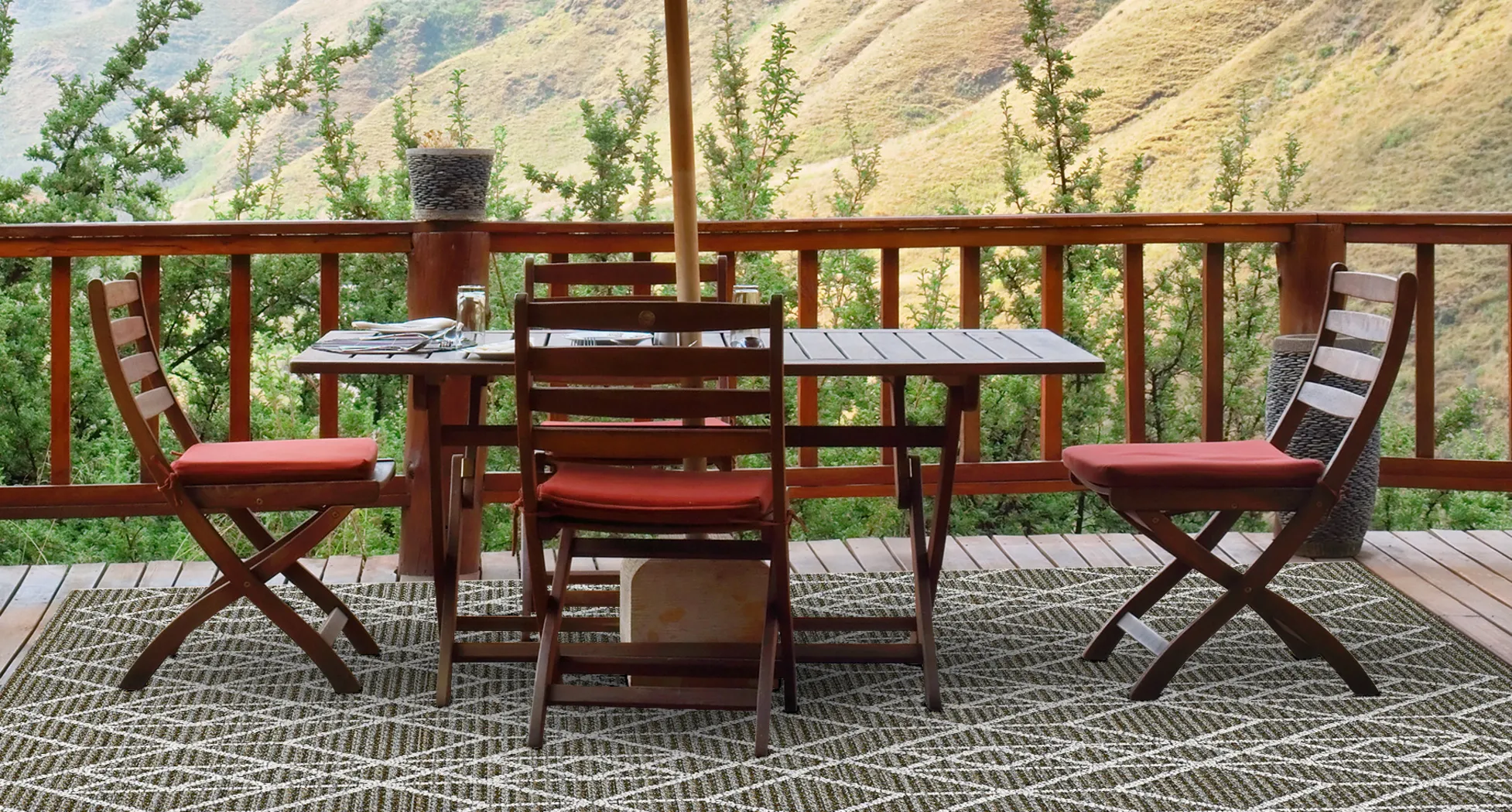 Leopole Gray 5' x 7'6 Indoor/Outdoor Rug - Thumbnail - Image 3