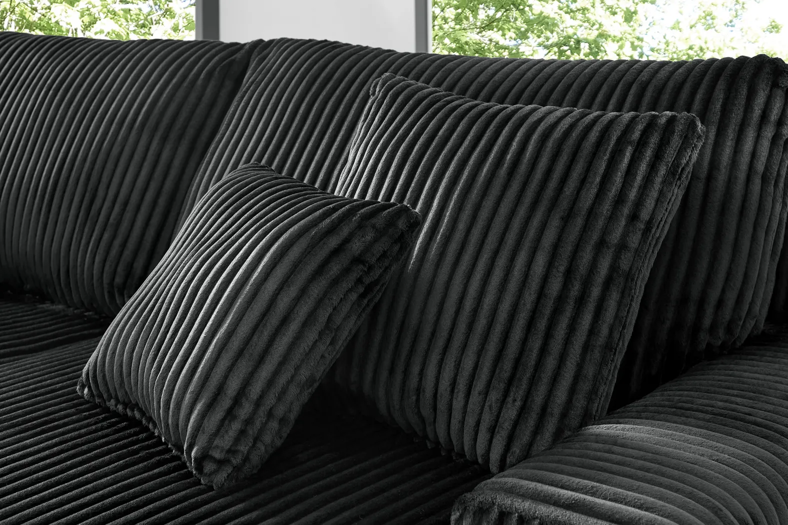 Lexford Park Black 2 Pc Sectional - Thumbnail - Image 4