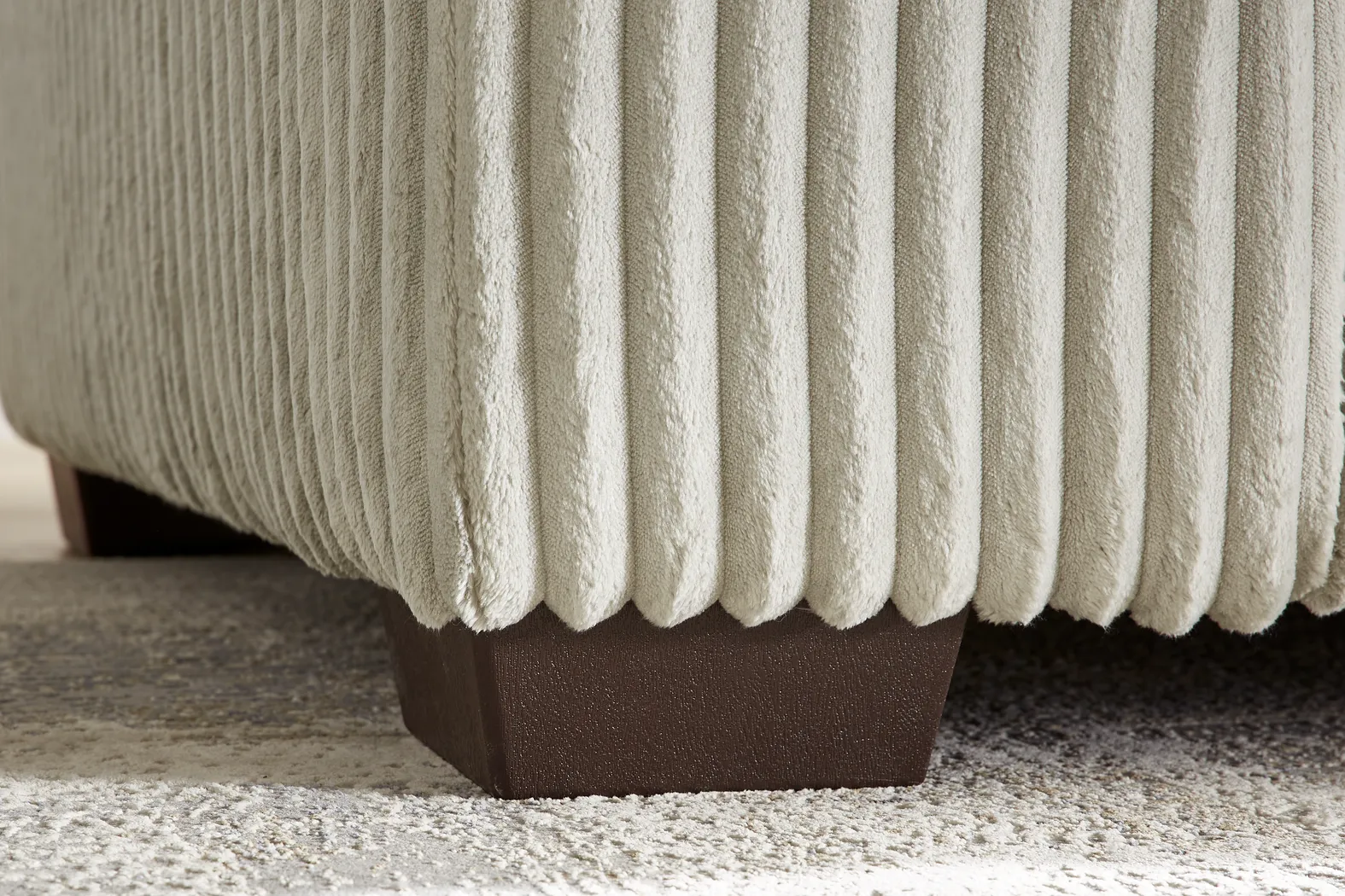 Lexford Park Gray 6 Pc Sectional - Thumbnail - Image 3