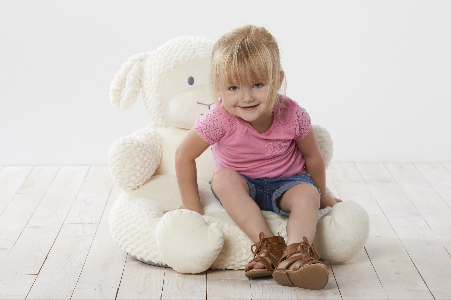 Libby Lamb Ivory Toddler Chair - Thumbnail - Image 2