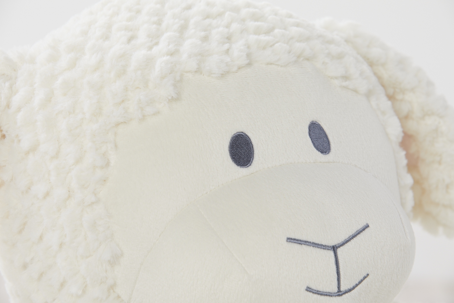 Libby Lamb Ivory Toddler Chair - Thumbnail - Image 3