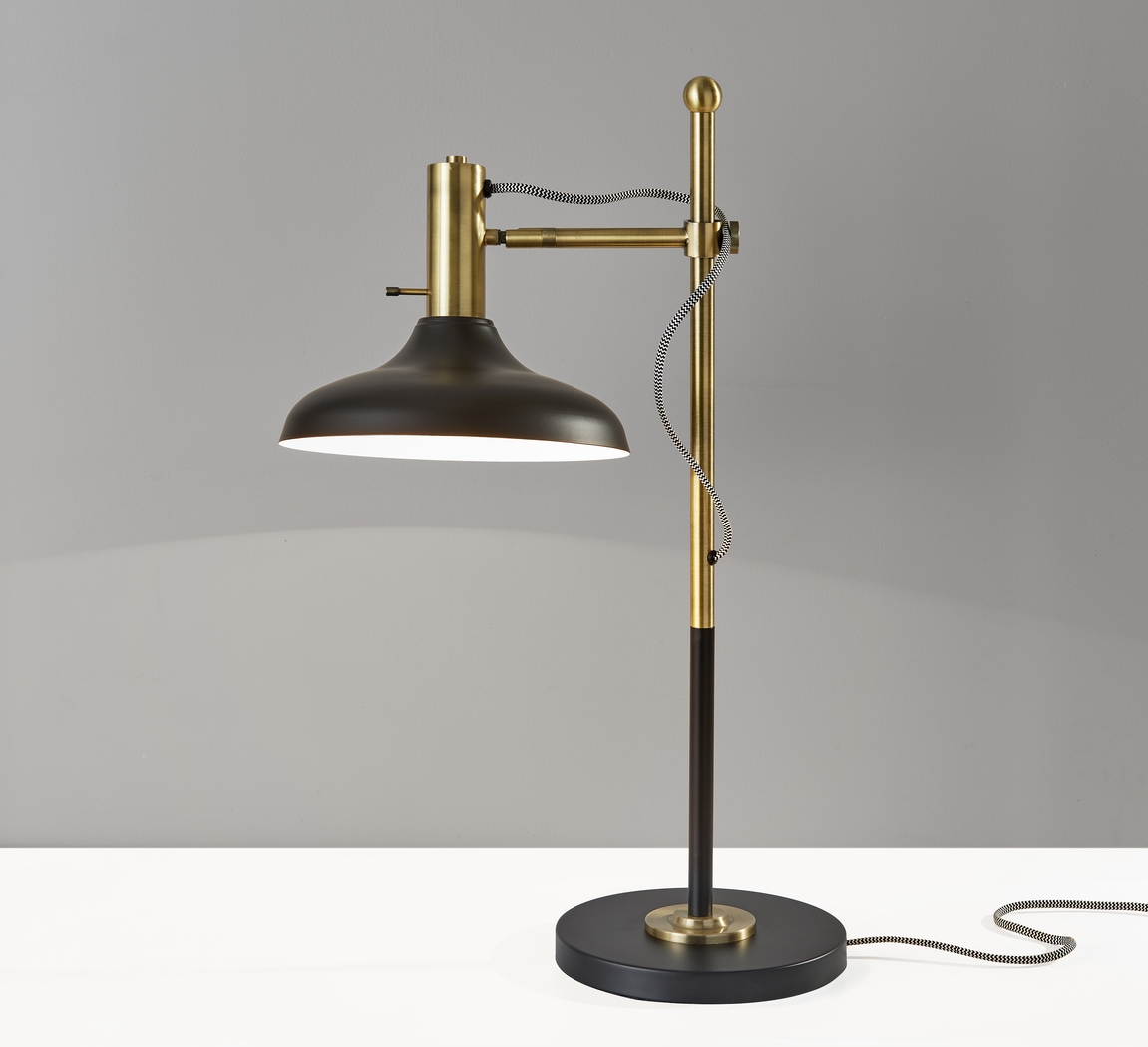 Lightington Brass Lamp - Thumbnail - Image 2