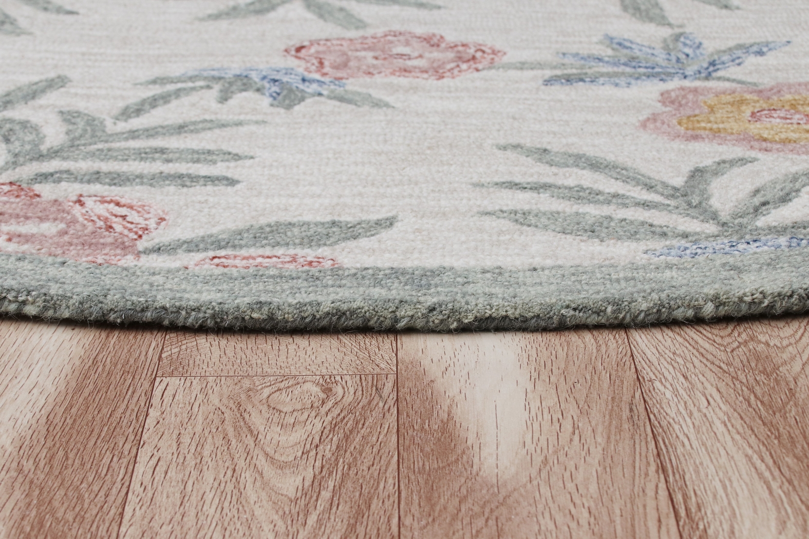 Lilybead Pink 4' Round Rug - Thumbnail - Image 6