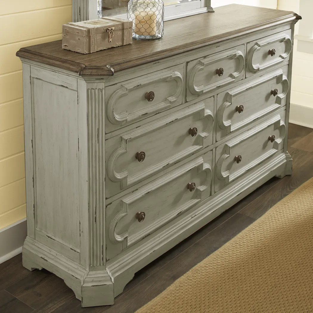 Lindenwood Gray 7 Pc Queen Panel Bedroom - Thumbnail - Image 5