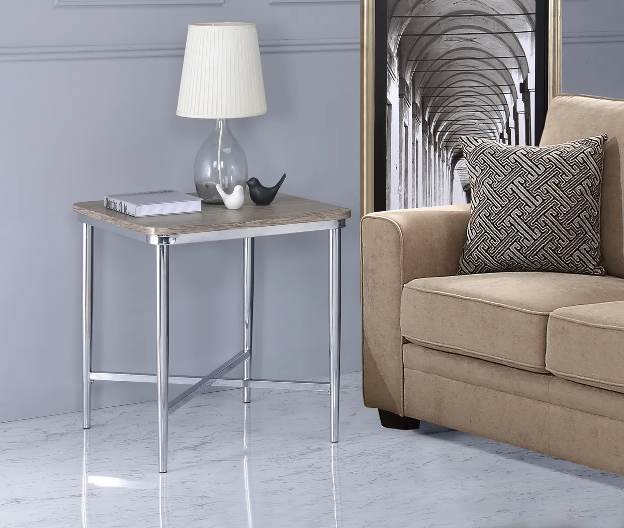 Linnmoore Oak End Table - Thumbnail - Image 2