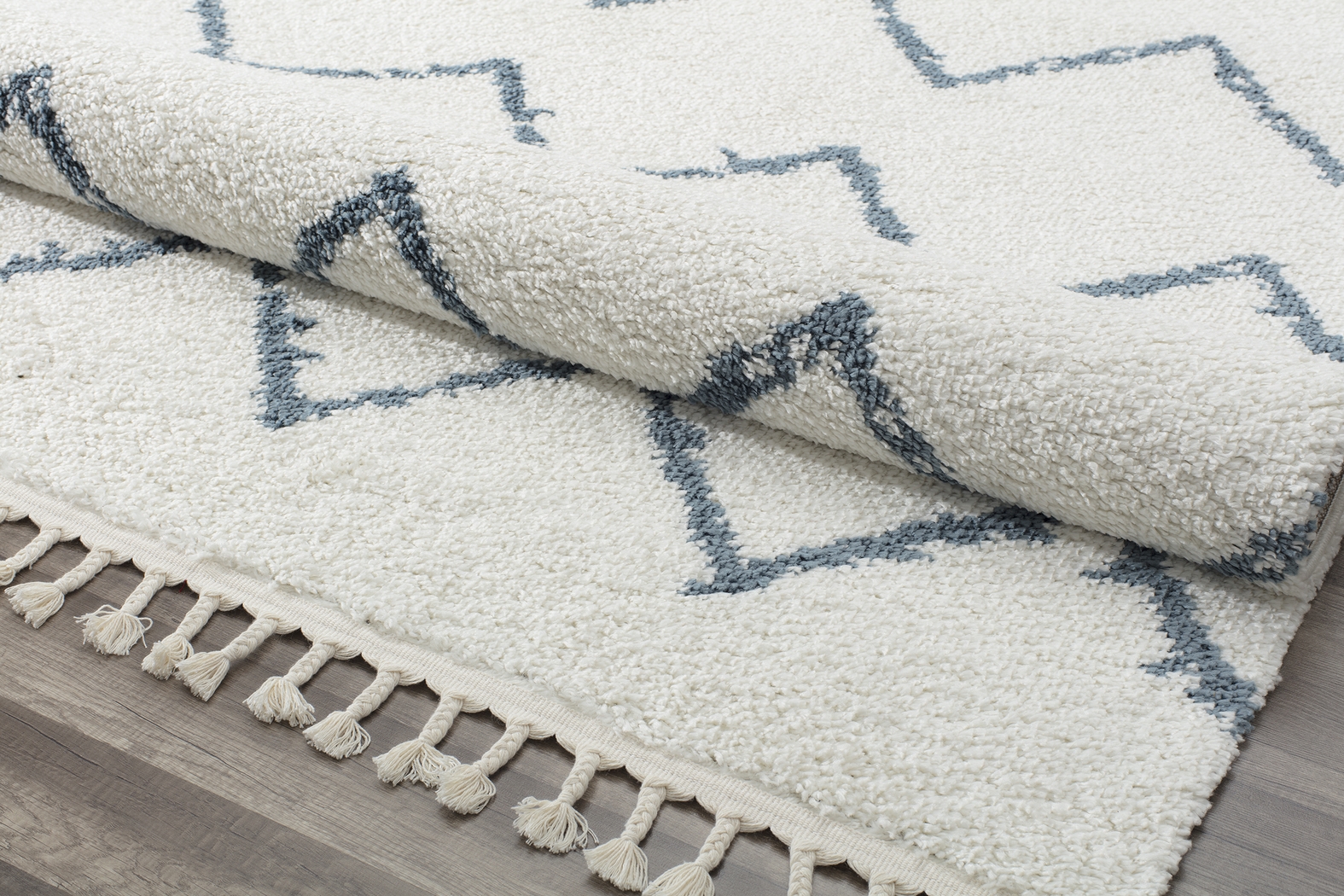 CosmoLiving By Cosmopolitan Lisara White 8' x 10' Rug - Thumbnail - Image 3