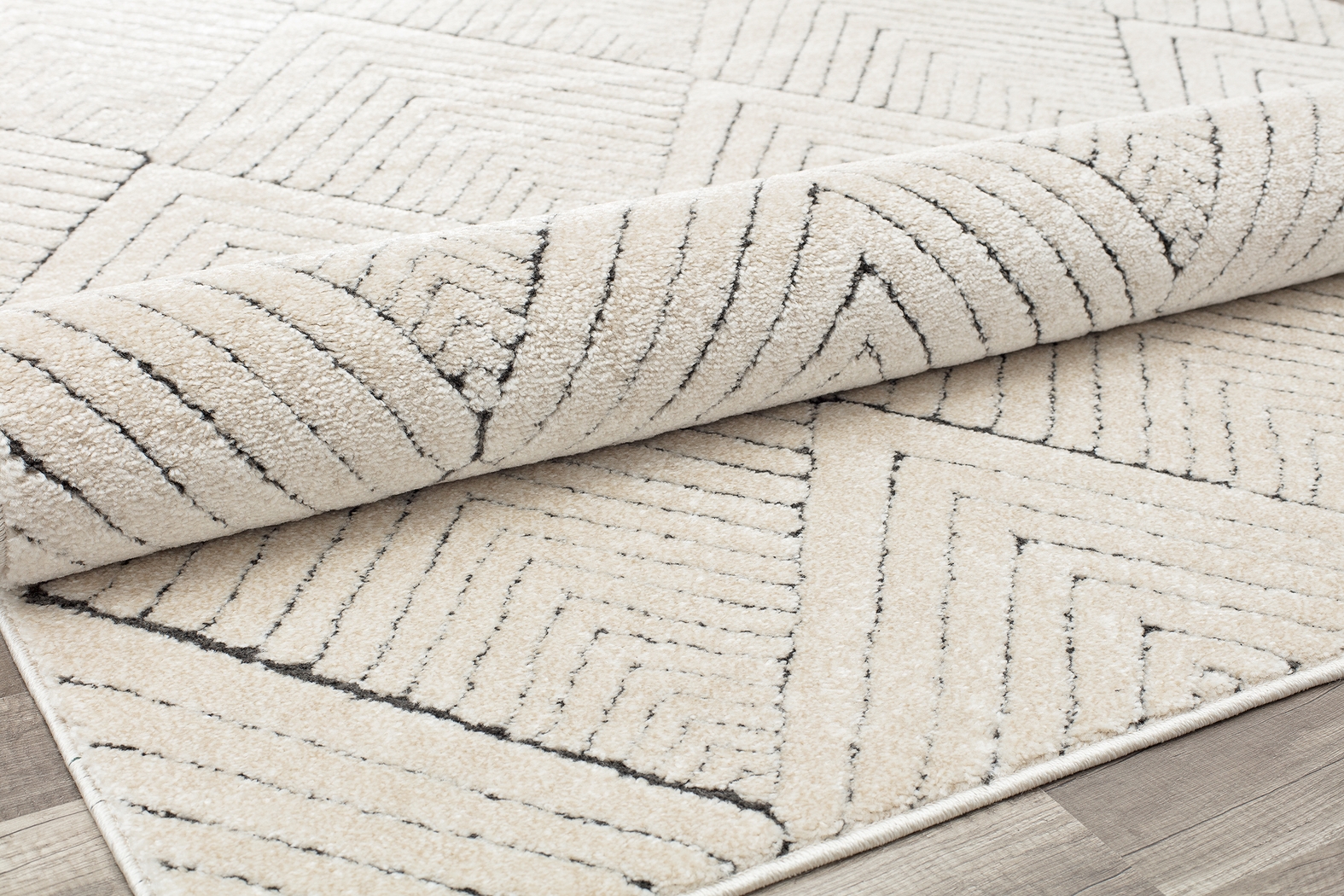 CosmoLiving By Cosmopolitan Lisette Tan 8' x 10' Rug - Thumbnail - Image 2