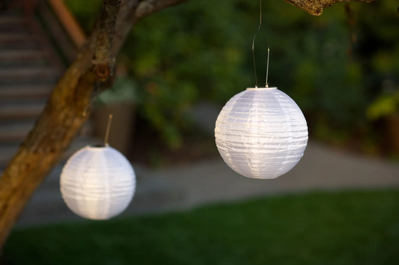 Lita White Outdoor Solar Lantern - Thumbnail - Image 4