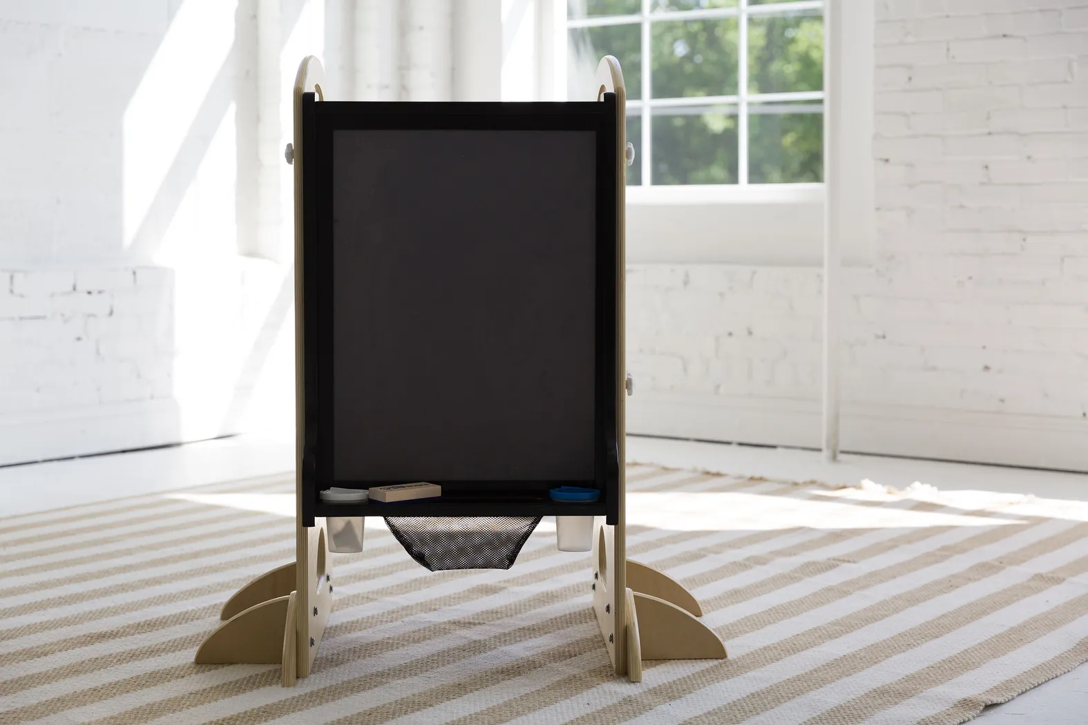 Little Partners Black Learning Tower with Learn and Share Easel - Thumbnail - Image 5