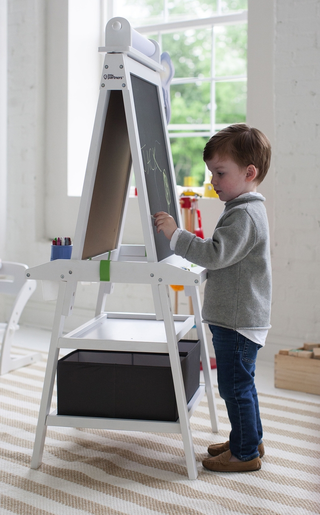 Little Partners Natural Deluxe Learn and Play Art Center Easel - Thumbnail - Image 6