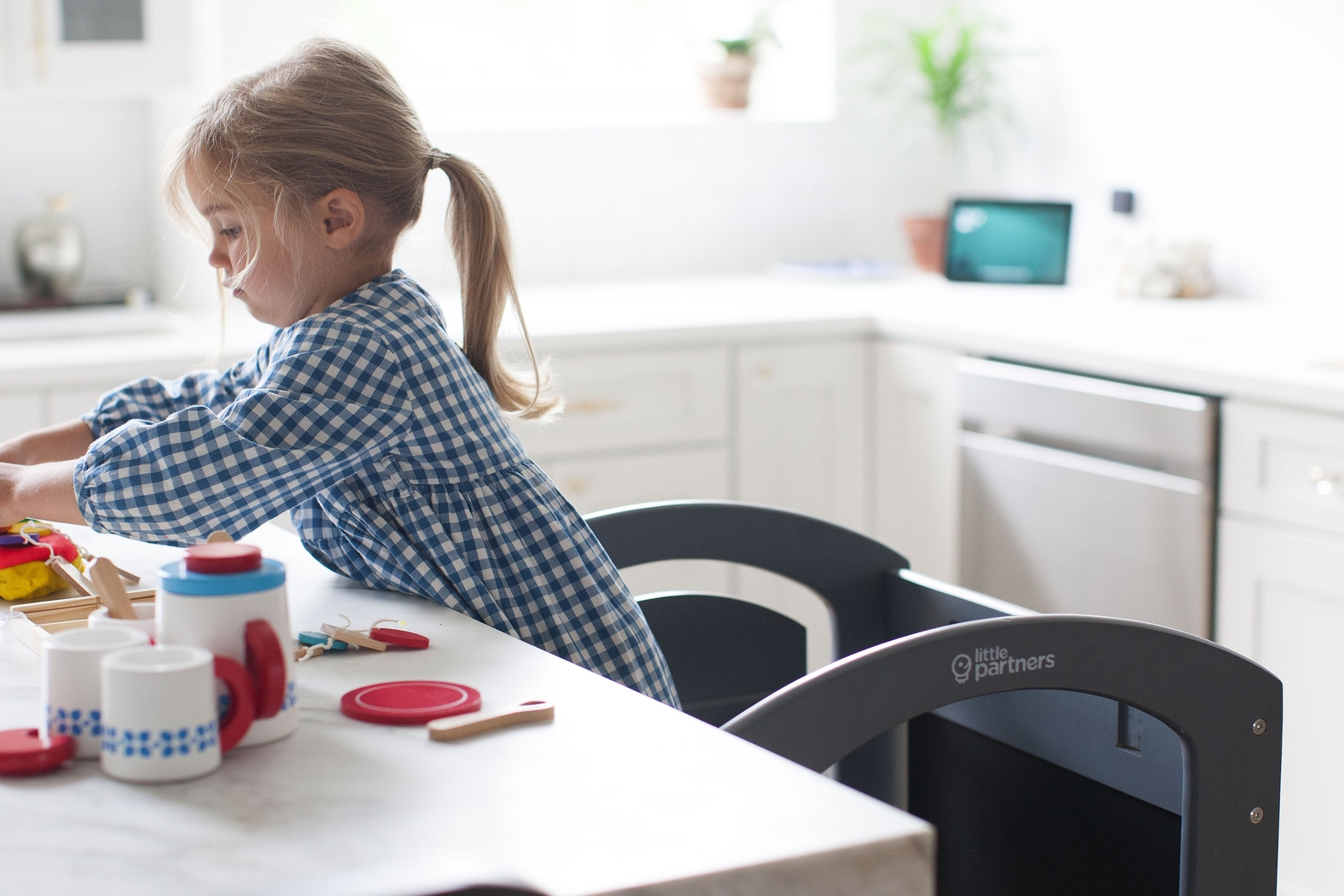 Little Partners Natural Limited Edition Learning Tower - Thumbnail - Image 2