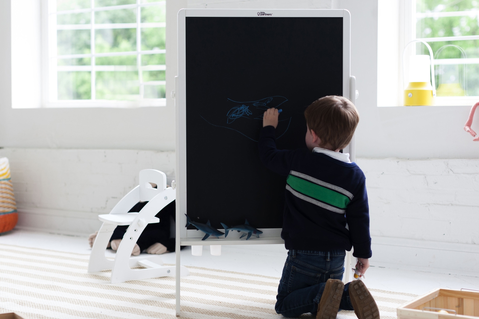 Little Partners White Contempo Two-Sided Art Easel - Thumbnail - Image 6