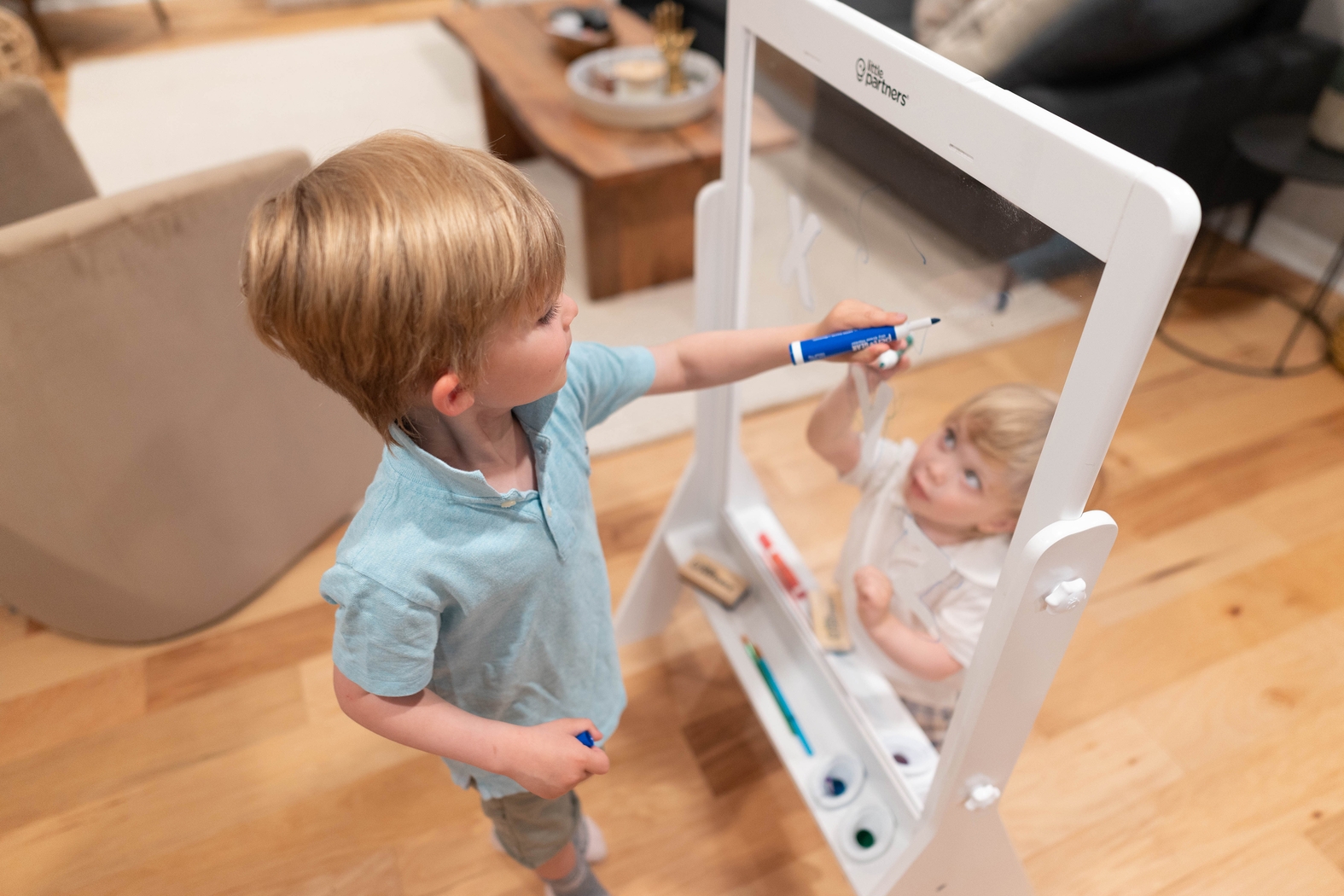 Little Partners White Peek-A-Boo Art Easel - Thumbnail - Image 4