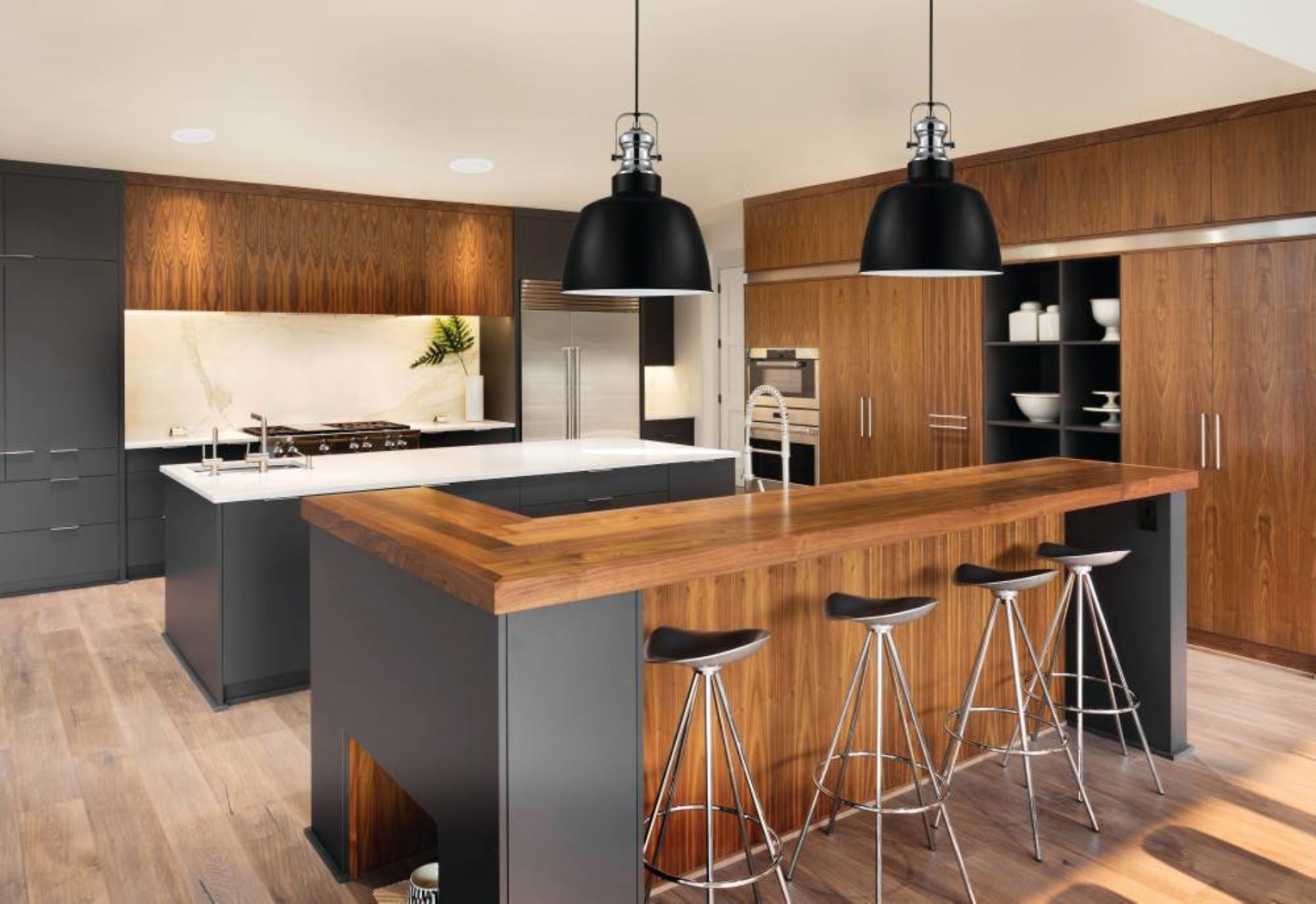 Lombard Nest Large Black Pendant - Thumbnail - Image 3