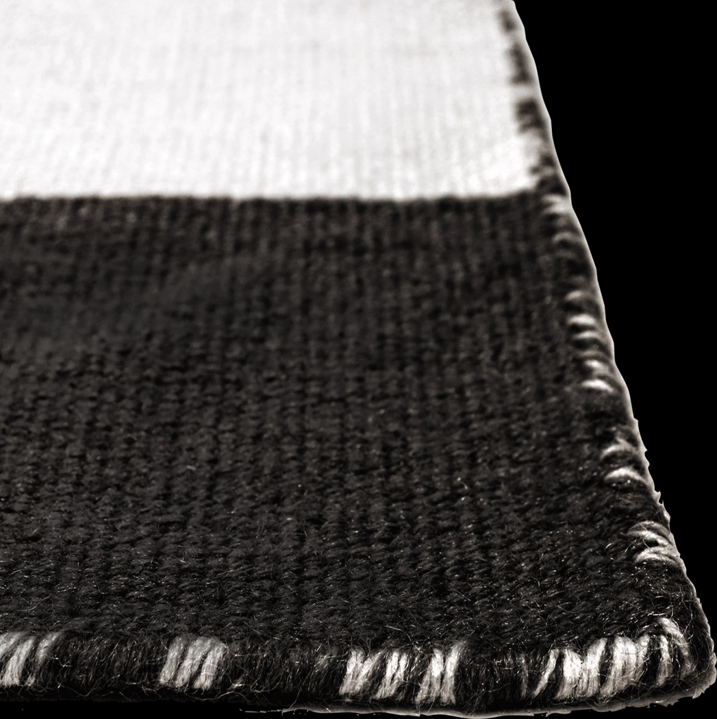 Lorahorn Black 5' x 7'6 Indoor/Outdoor Rug - Thumbnail - Image 7