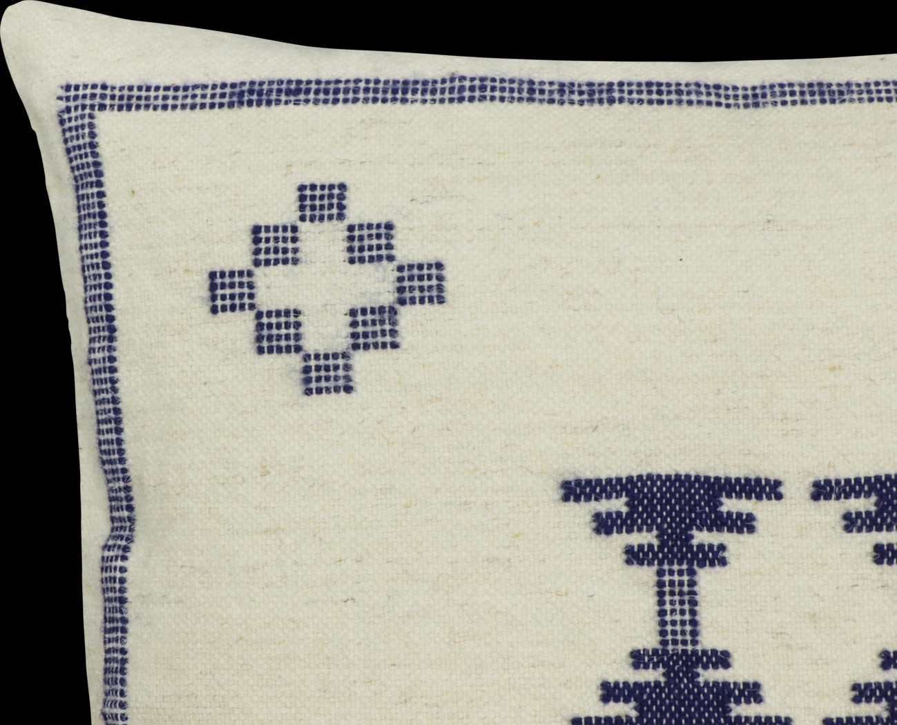 Lowepeak Cream Accent Pillow - Thumbnail - Image 3