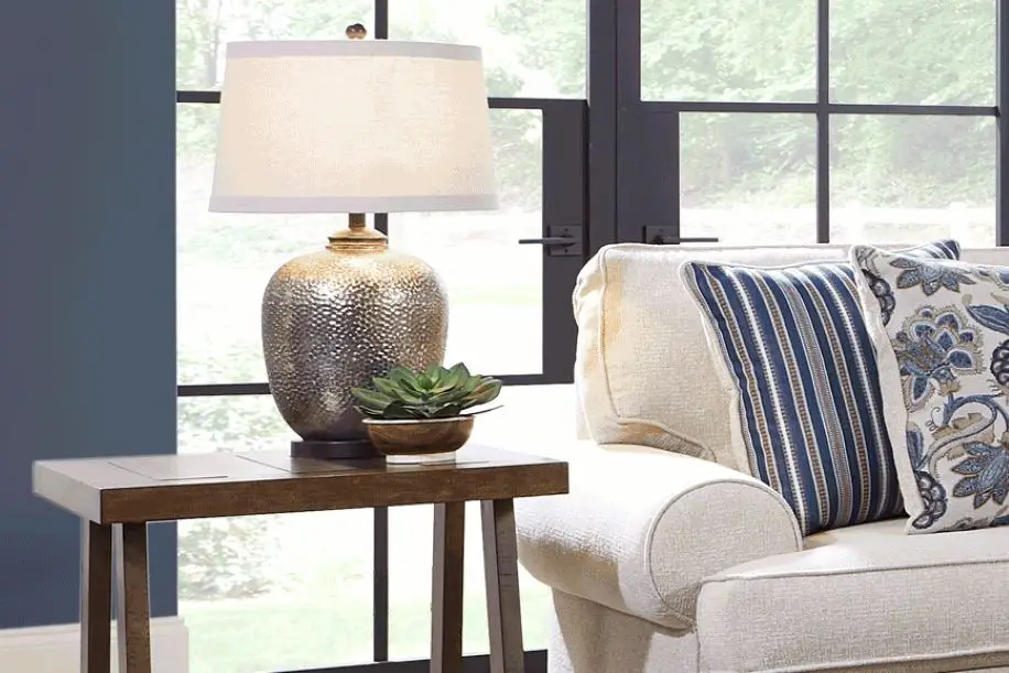 lr_rm_highlandlakes_chr_beige__image_3_2.jpg