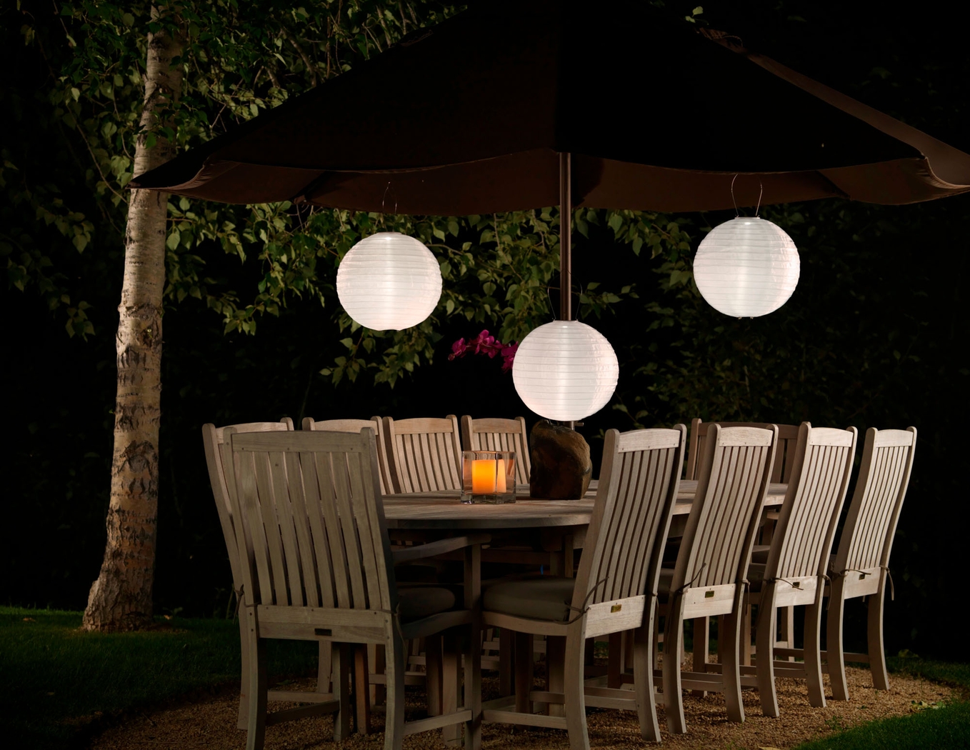 Lucene White Outdoor Solar Lantern - Thumbnail - Image 5