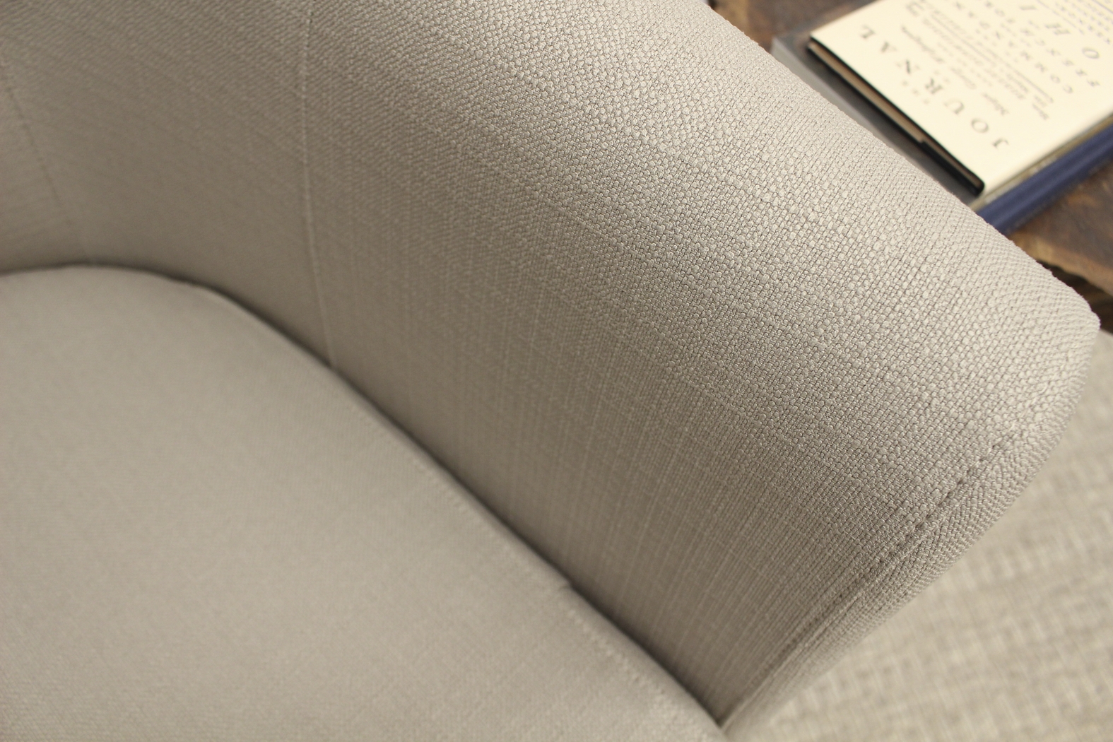 Lughala Cream Accent Chair - Thumbnail - Image 6