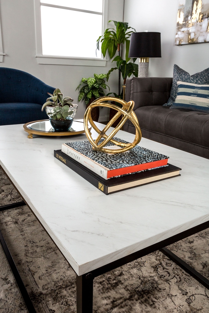 Luisant White Cocktail Table - Thumbnail - Image 3