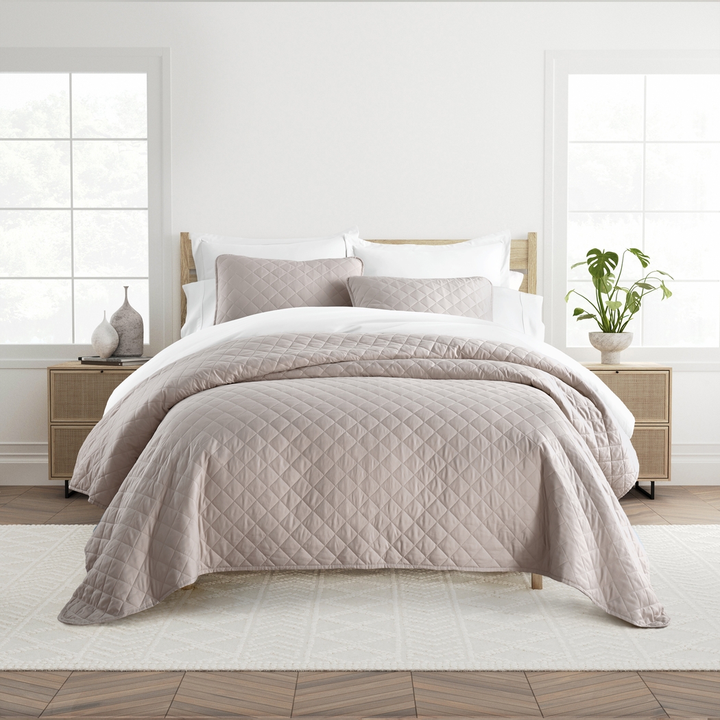 Lulldale Brown 3 Pc King Quilt Set - Thumbnail - Image 1