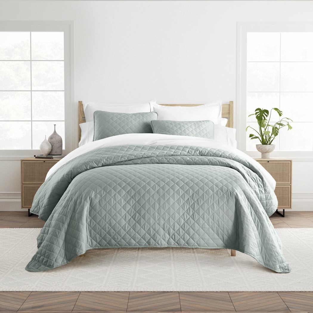 Lulldale Green 3 Pc Queen Quilt Set - Thumbnail - Image 1