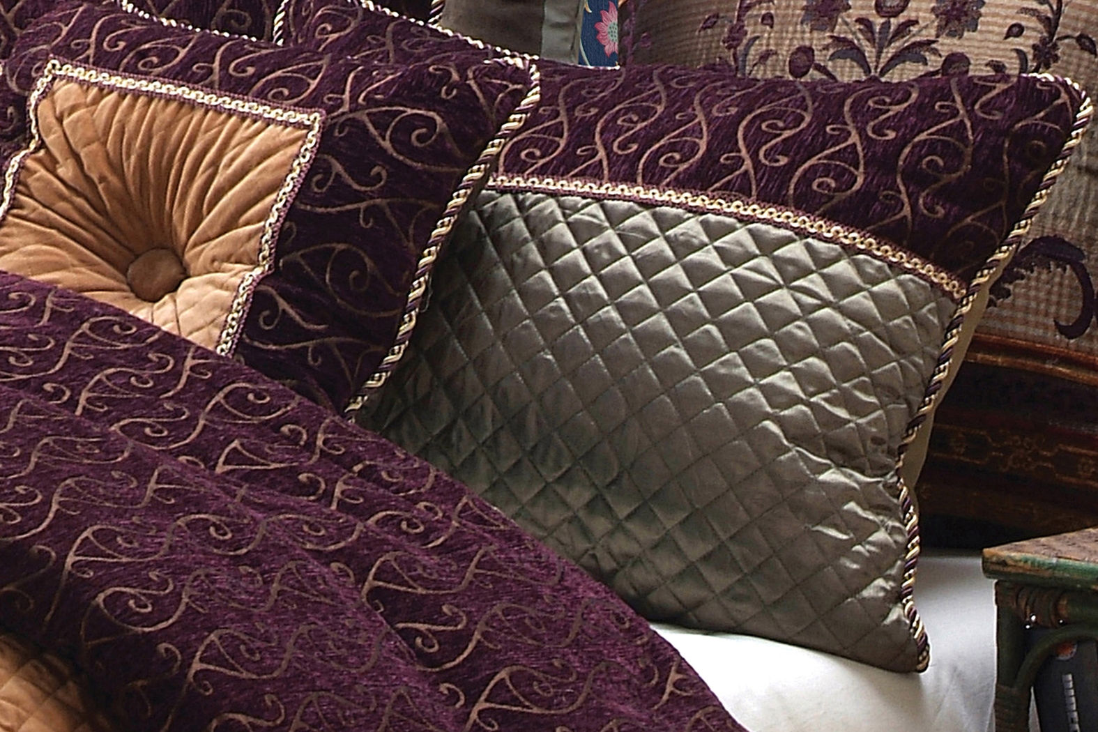 Lundholm Purple 10 Pc King Comforter Set - Thumbnail - Image 4