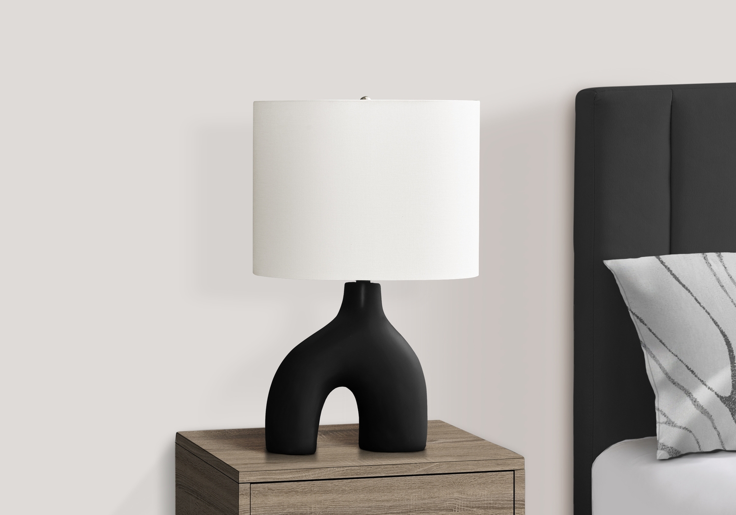 Madola Island Black Lamp - Thumbnail - Image 2