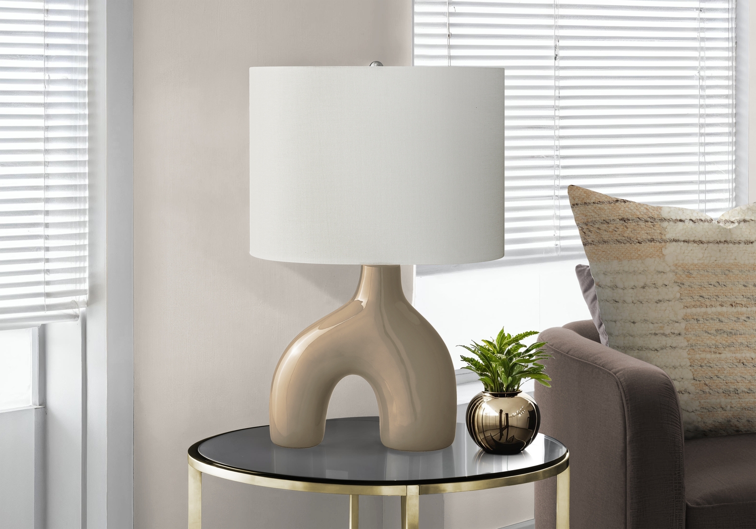 Madola Island Brown Lamp - Thumbnail - Image 2