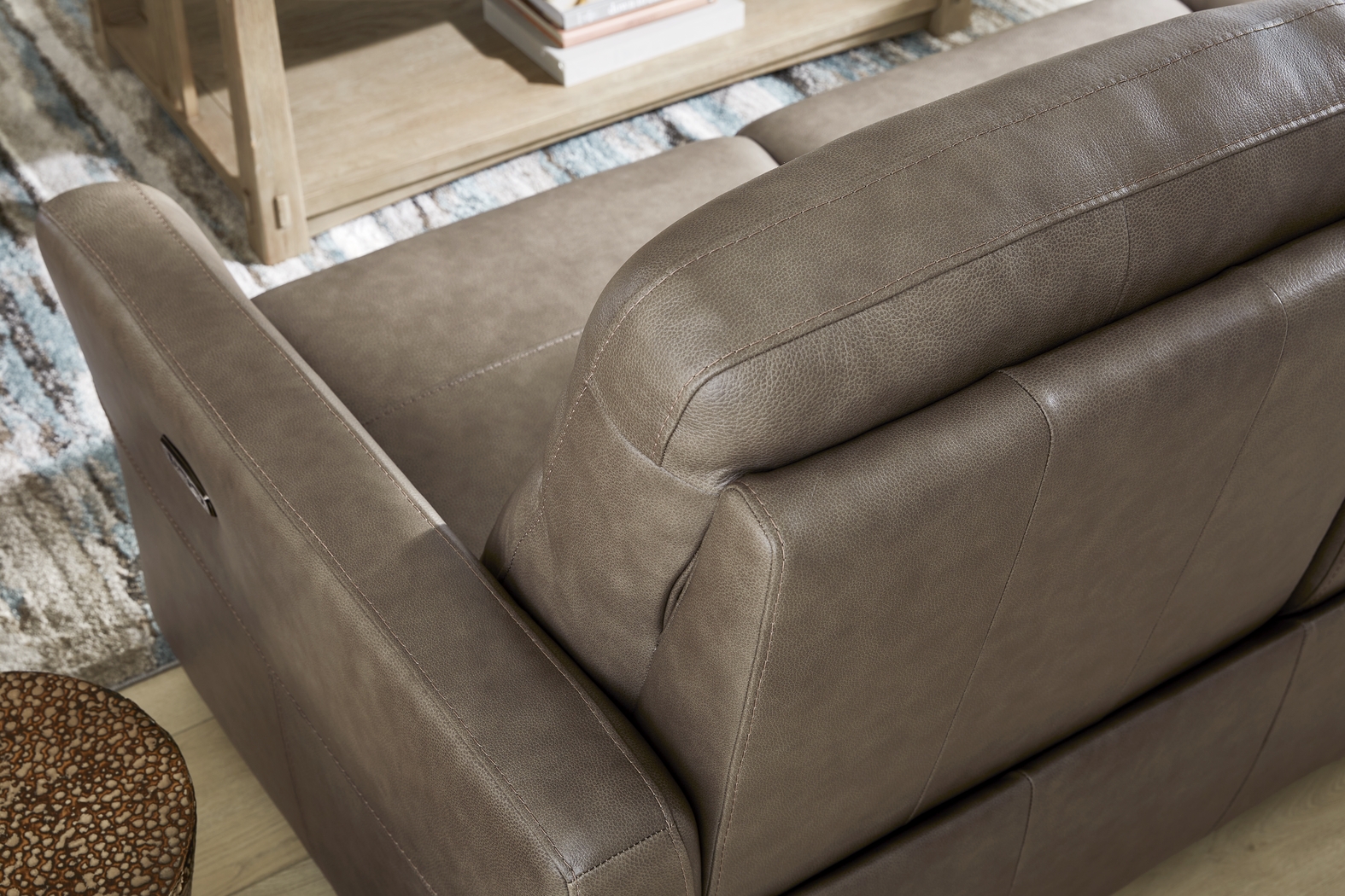 Maestro Mushroom Leather Dual Power Reclining Sofa - Thumbnail - Image 4