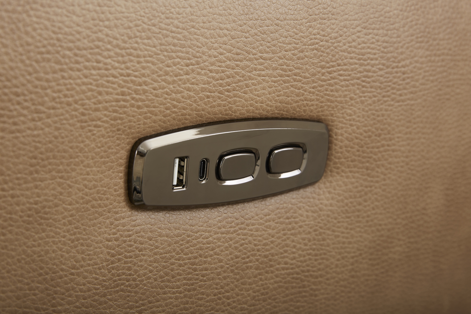 Maestro Sand Leather 7 Pc Living Room with Dual Power Reclining Sofa - Thumbnail - Image 8