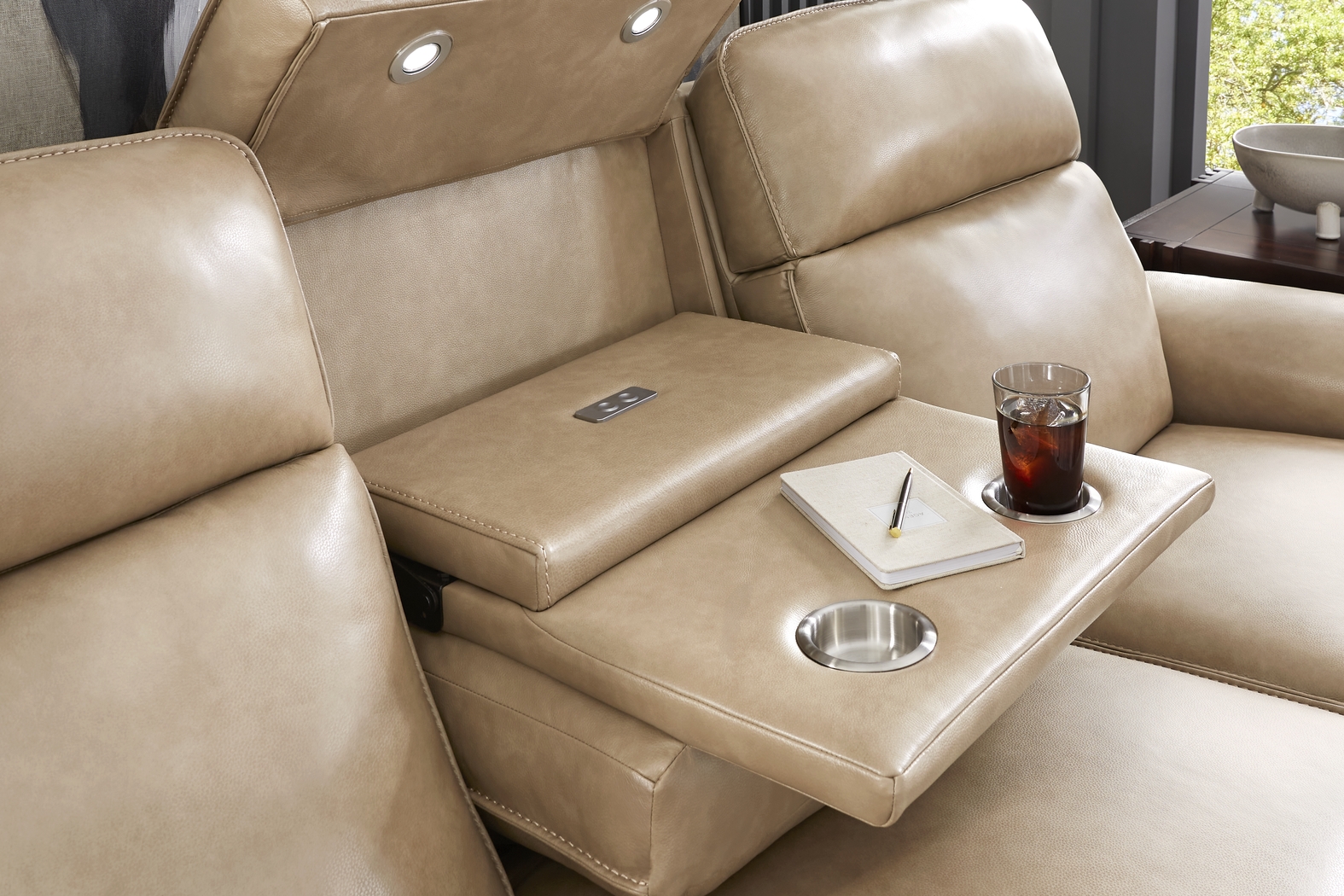 Magellan Sand Leather 5 Pc Reclining Living Room with Dual Power Reclining Sofa - Thumbnail - Image 7