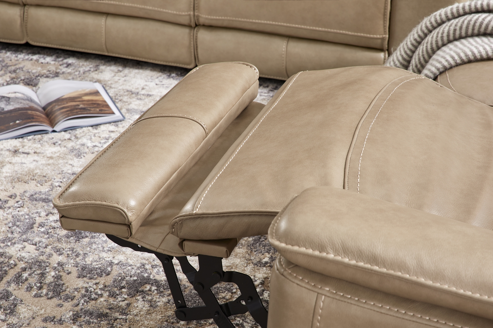 Magellan Sand Leather 5 Pc Reclining Living Room with Dual Power Reclining Sofa - Thumbnail - Image 12