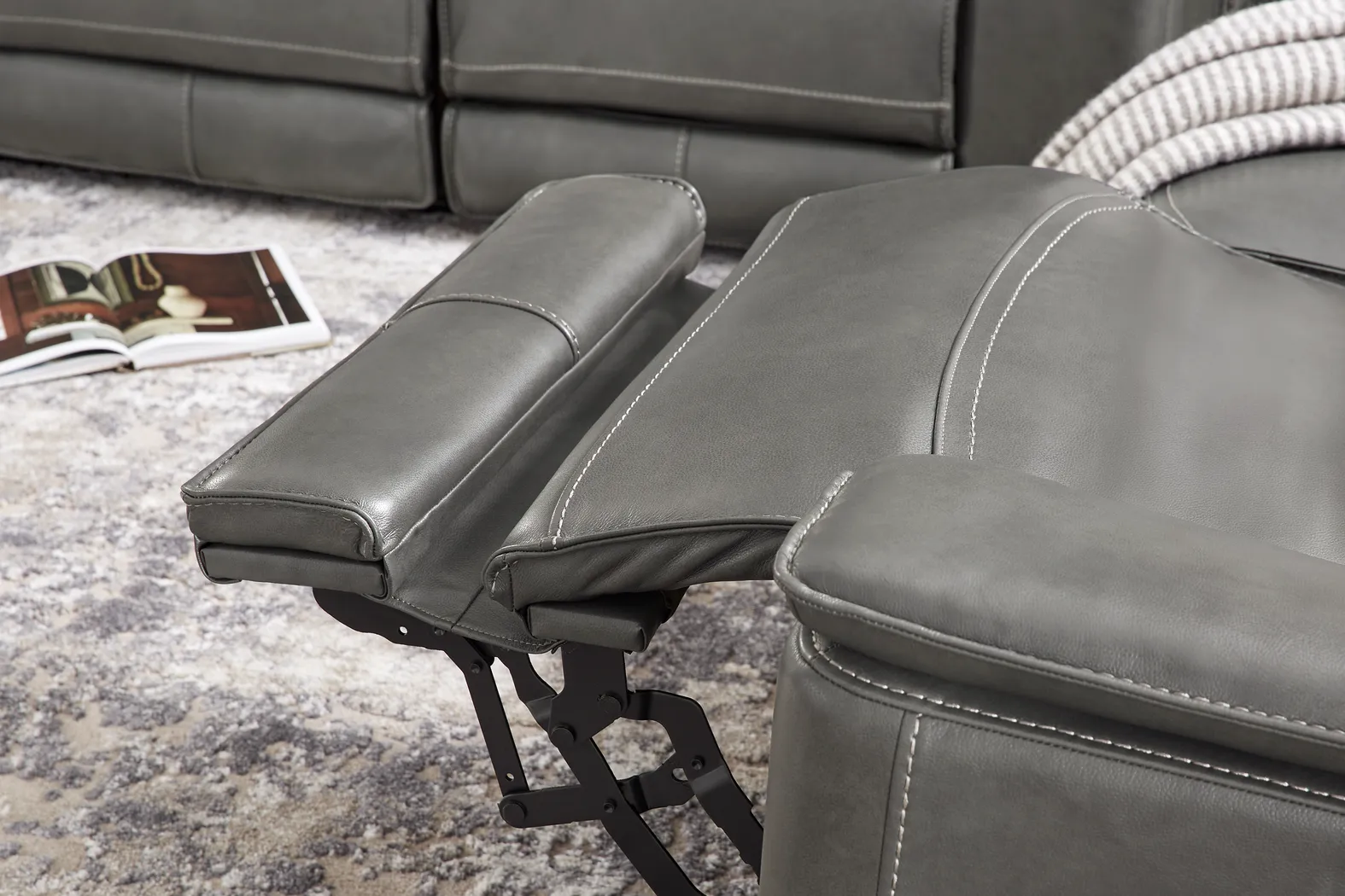  Magellan Living Room - Thumbnail - Image 16