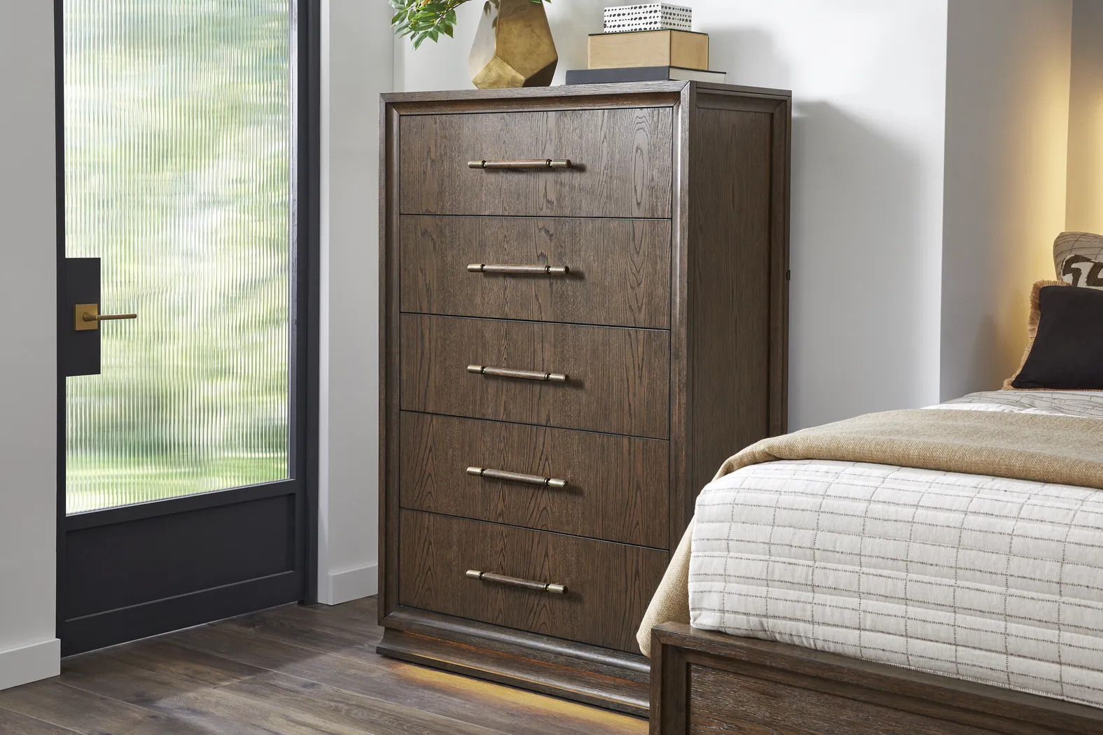 Maguire Brown 5 Pc Queen Upholstered Bedroom - Thumbnail - Image 9