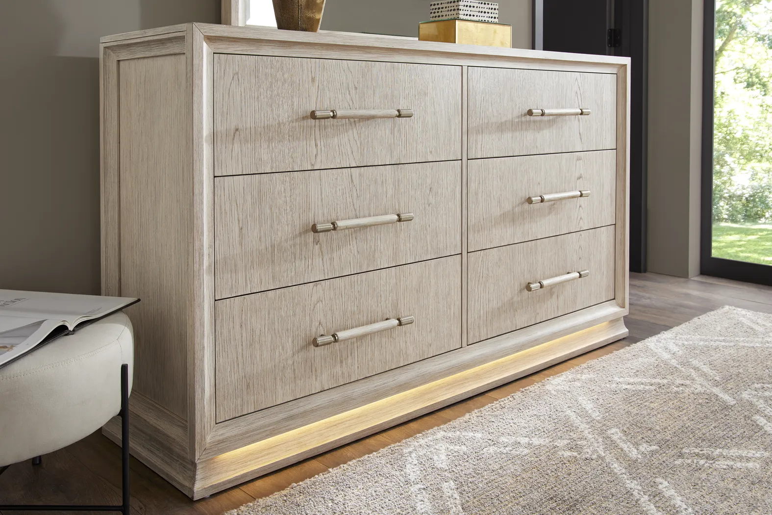 Maguire White 5 Pc Queen Upholstered Bedroom - Image 8
