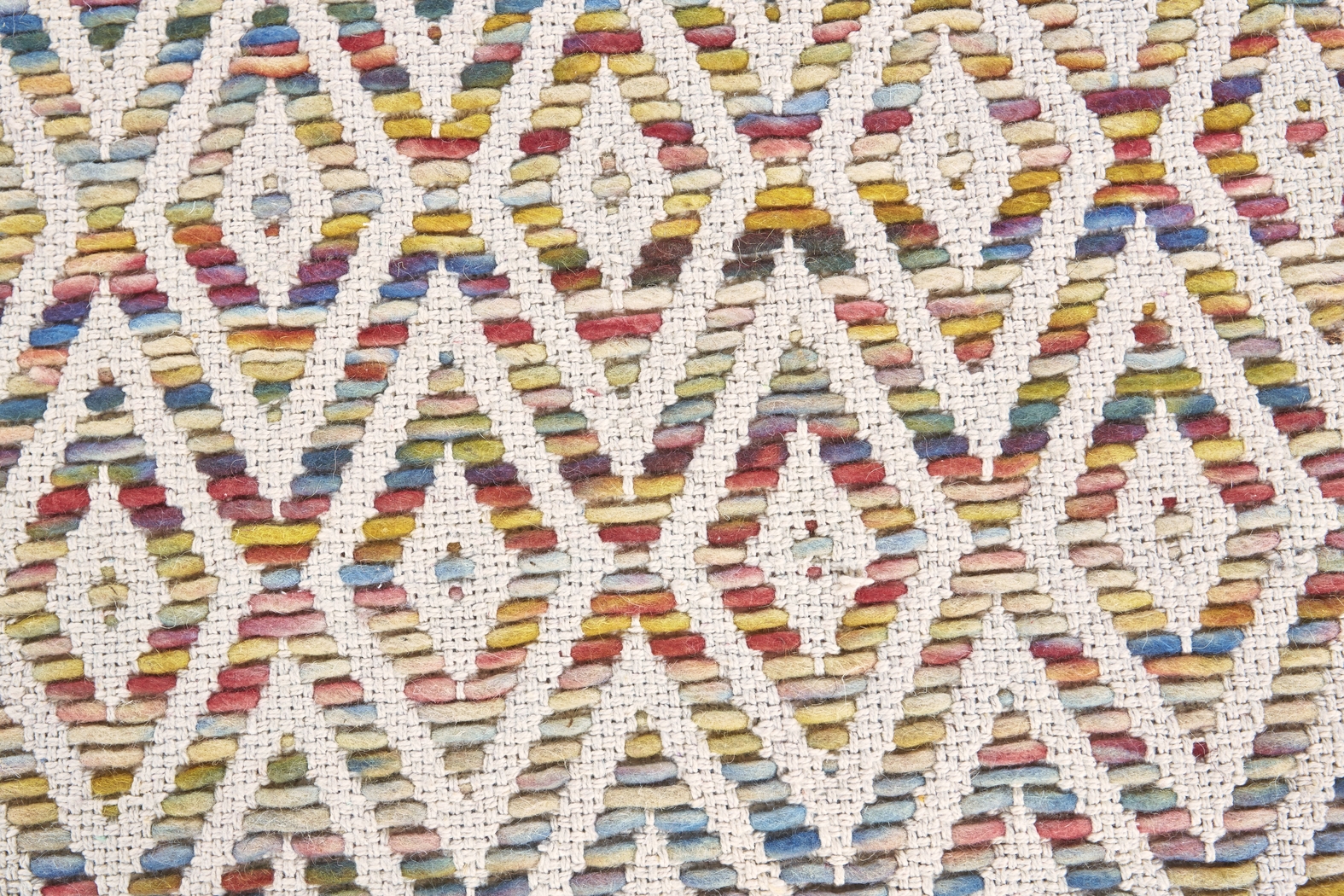 Mai Beige 8' x 11' Rug - Thumbnail - Image 3