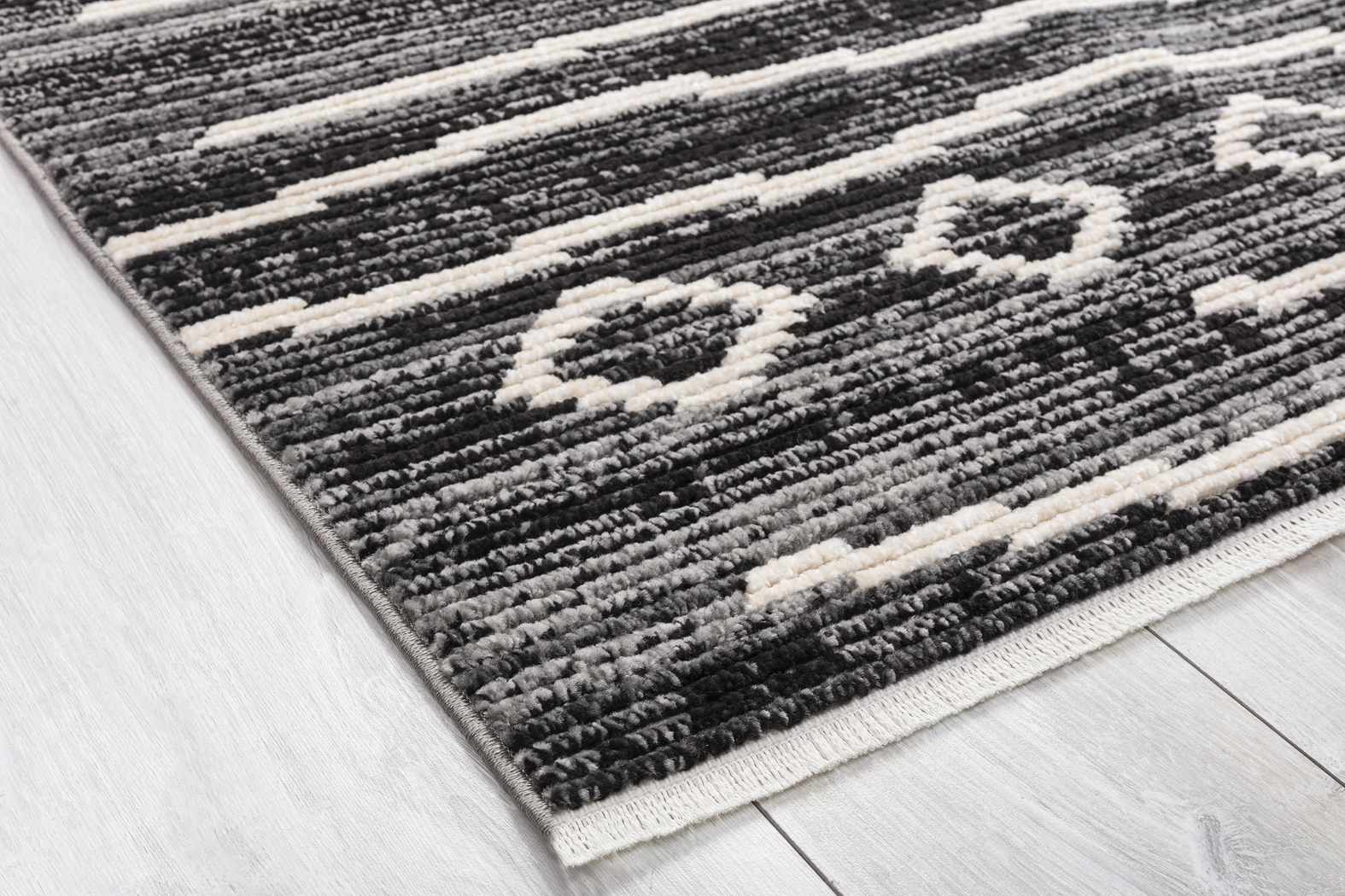 Maidbo Black 7'10 x 10'1 Rug - Thumbnail - Image 4