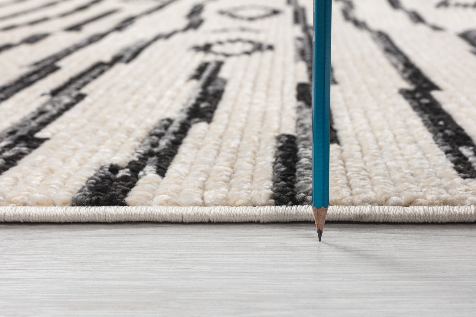 Maidbo Ivory 7'10 x 10'1 Rug - Thumbnail - Image 7