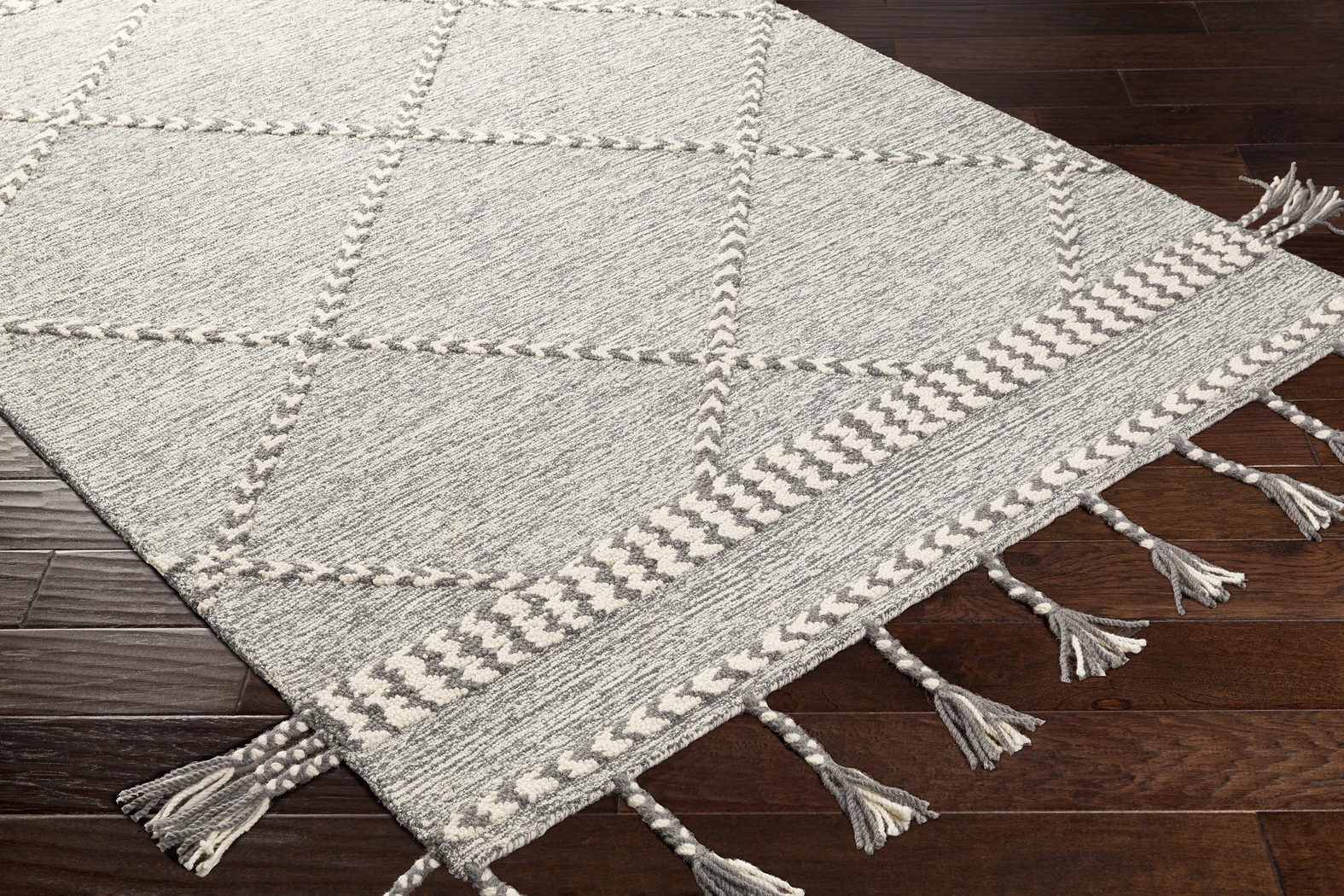 Maisyn Gray 5' x 7'6 Rug - Thumbnail - Image 2