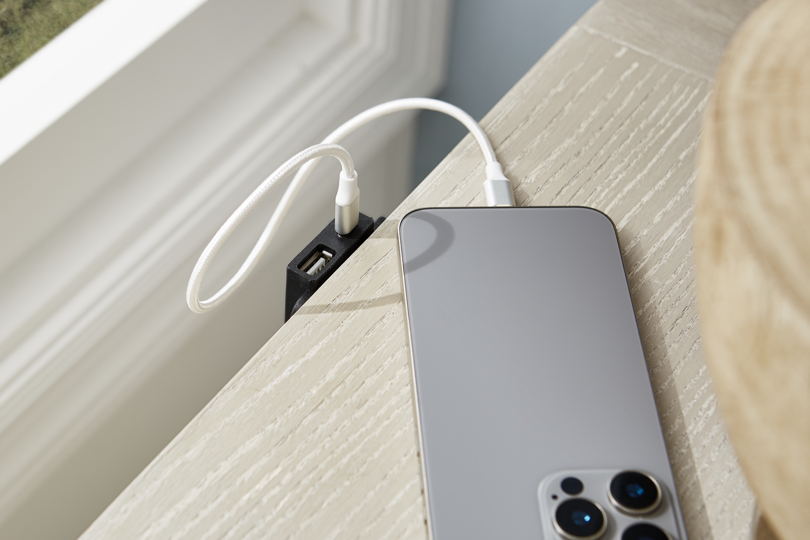 Maldive White 7 Pc King Panel Bedroom - Thumbnail - Image 11