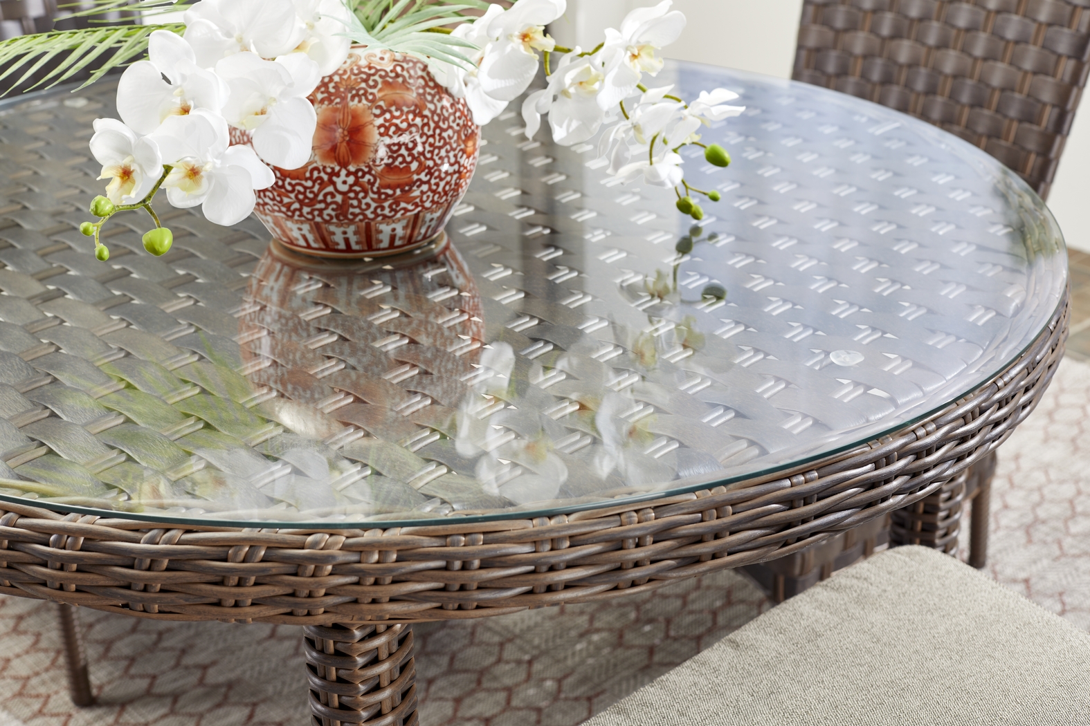 Mantra Brown 5 Pc Round Outdoor Dining Set with Ash Cushions - Thumbnail - Image 3